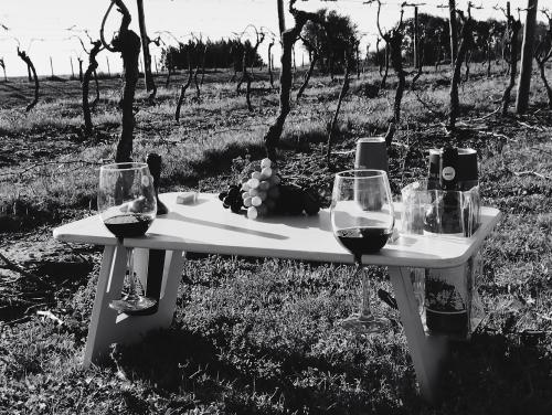 Mesa Holi Table cuatro copas y frappera