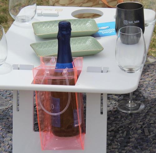 Mesa Holi Table cuatro copas y frappera